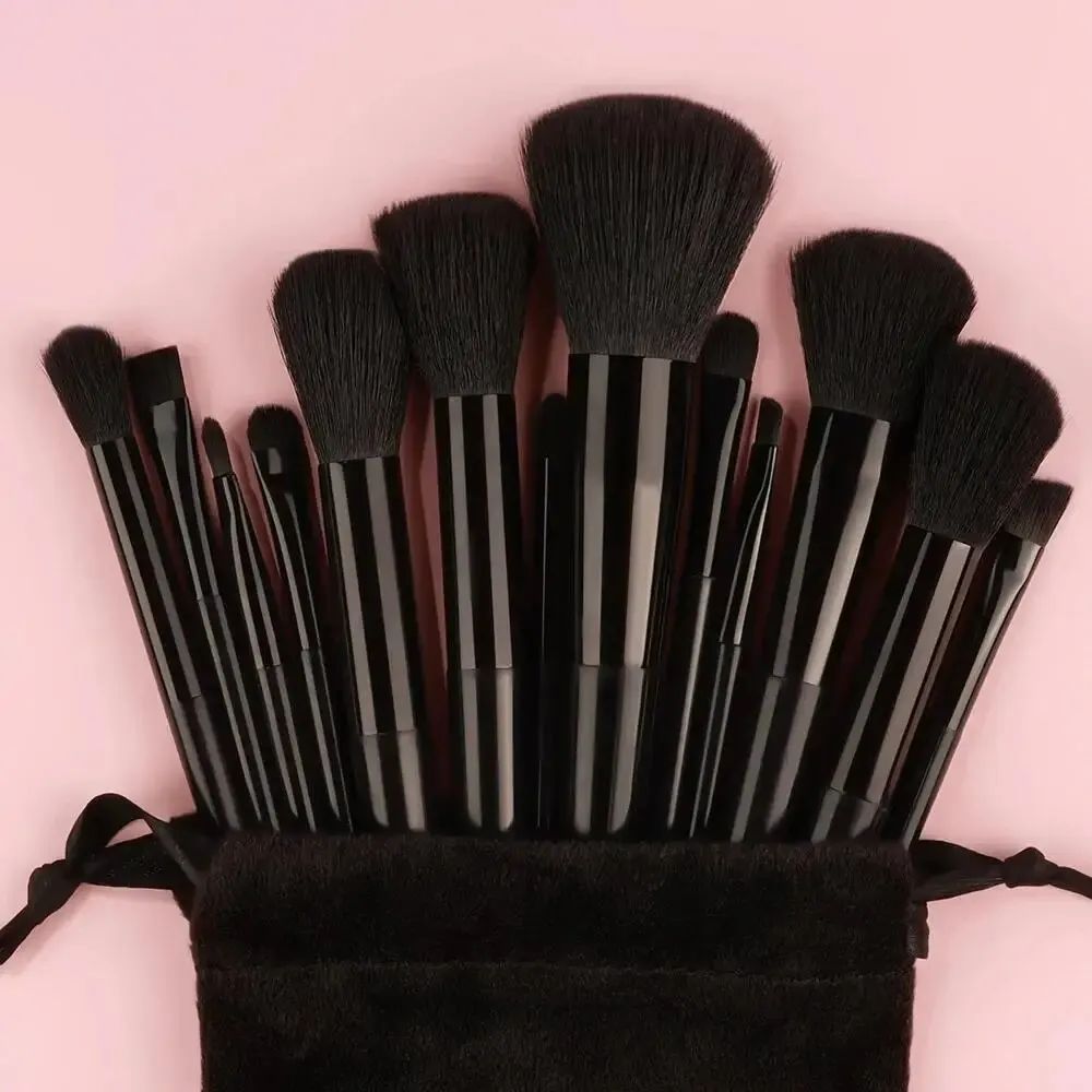 Kit Profissional de Pincéis de Maquiagem com Esponja e Necessaire – 13 a 16 Peças