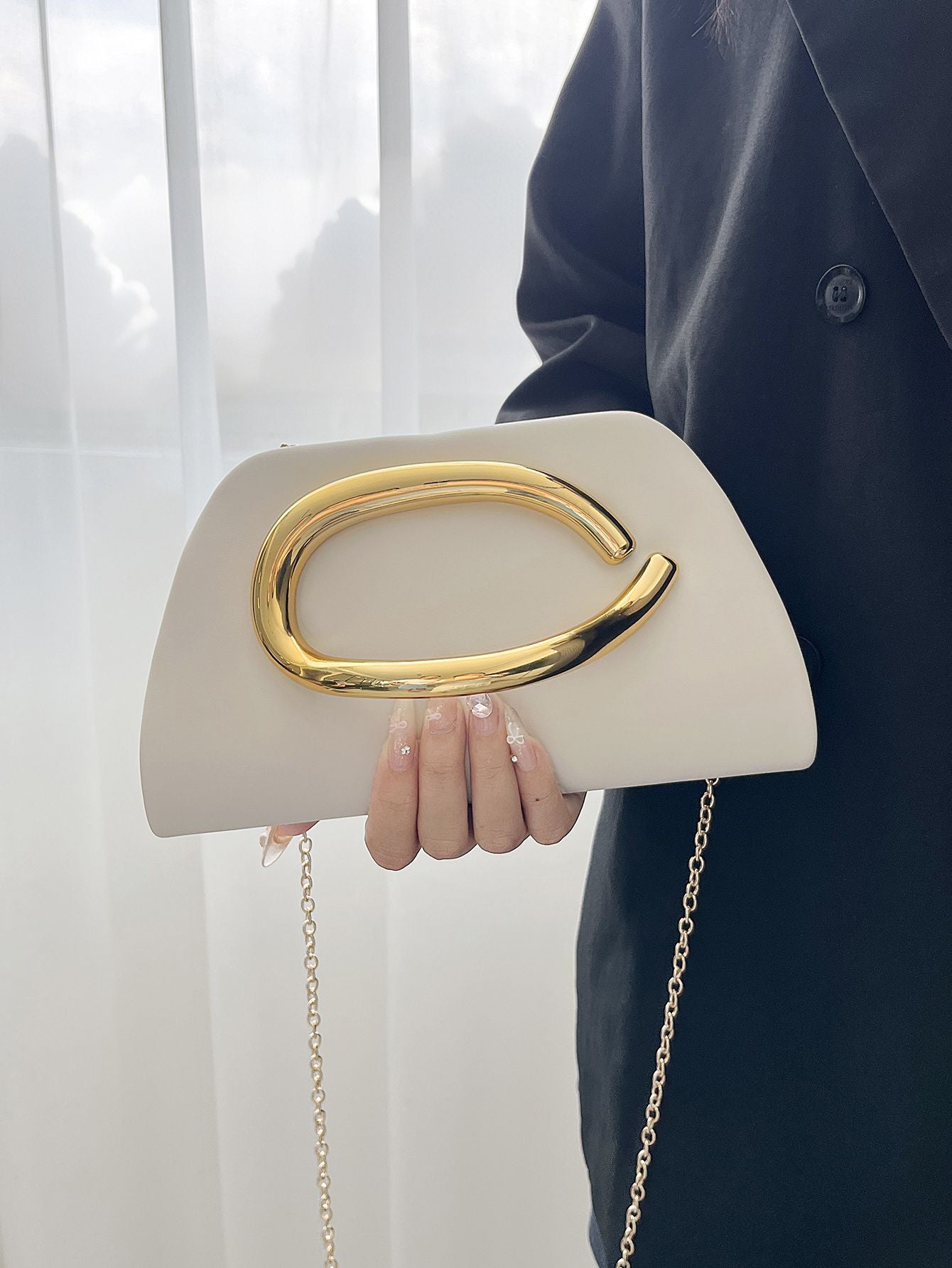 Clutch Feminina Box com Fivela Dourada – Bolsa de Festa Elegante