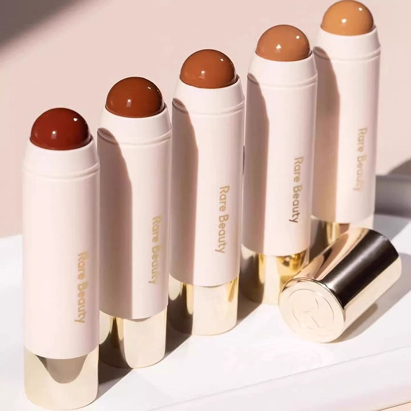 Rare Beauty 3D Contorno Líquido – Bronzer e Iluminador com Acabamento Luminoso