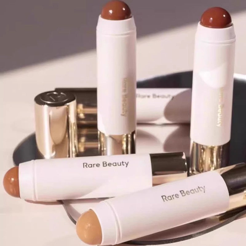 Iluminador e Bronzer Líquido Rare Beauty – Glow Intenso e Contorno Natural