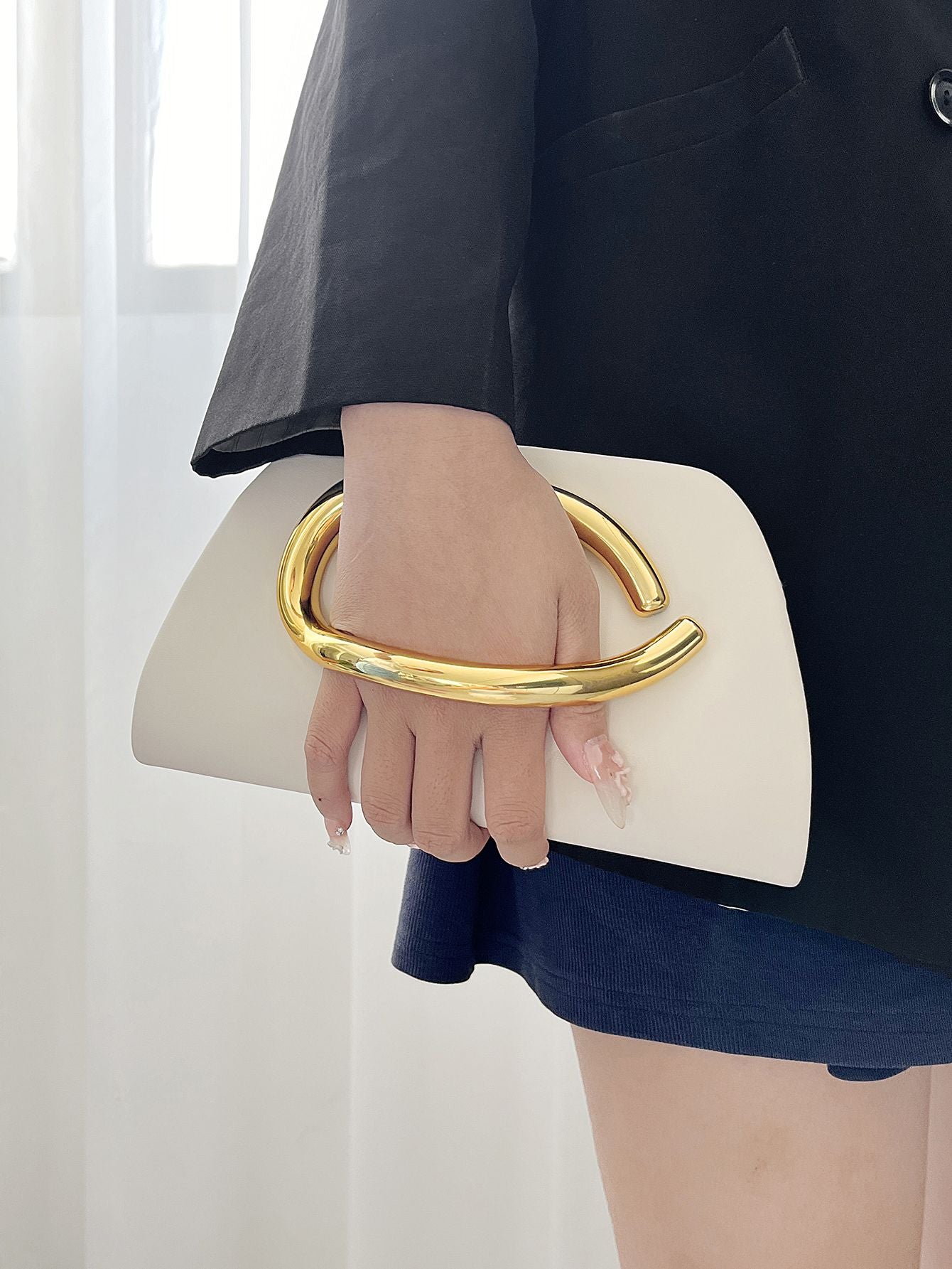 Clutch Feminina Box com Fivela Dourada – Bolsa de Festa Elegante