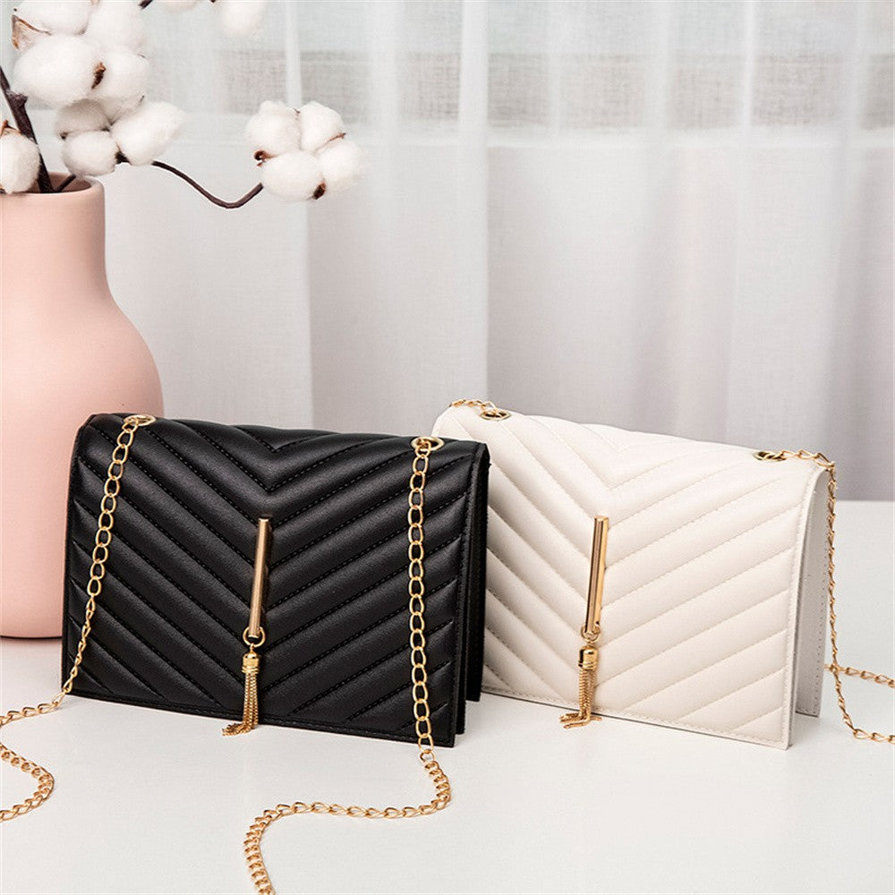 Bolsa Tiracolo Feminina com Corrente e Borla – Mini Crossbody Elegante