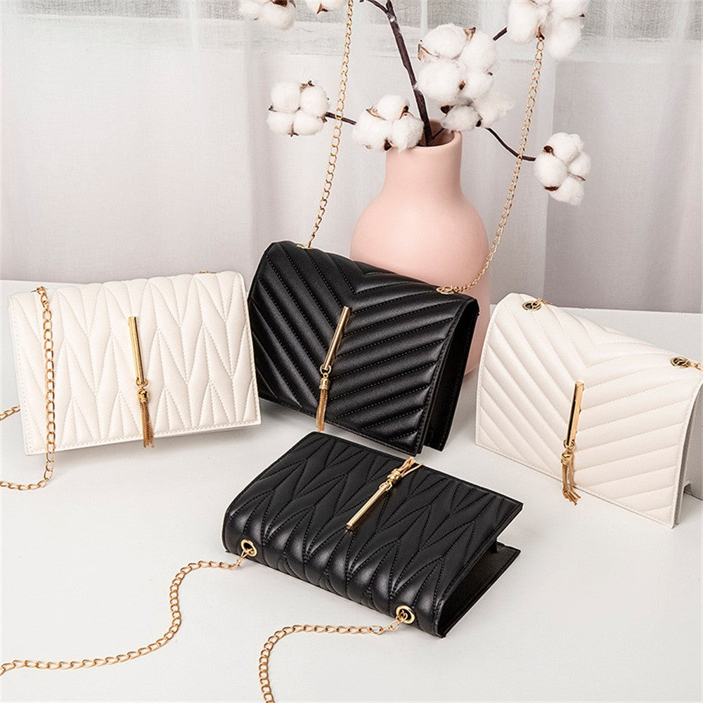 Bolsa Tiracolo Feminina com Corrente e Borla – Mini Crossbody Elegante